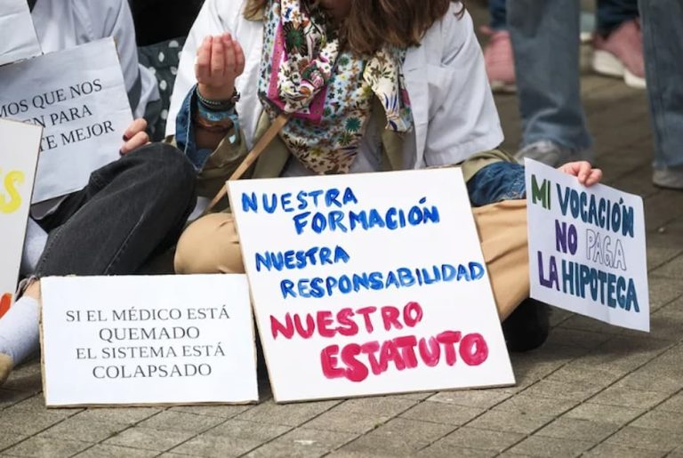 El Consejo de Ministros da luz verde al nuevo estatuto marco pese al rechazo de los médicos